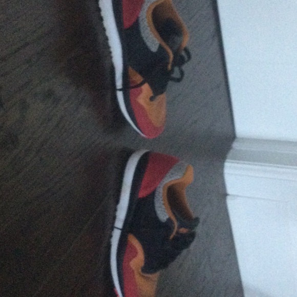 Mens Nike Sneakers - Picture 4 of 7